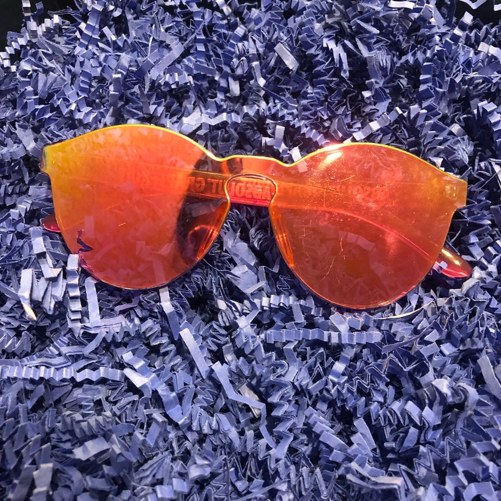 GUC Absolut Grapefruit pink and gold mirrored sunglasses ๐ - Picture 2 of 5
